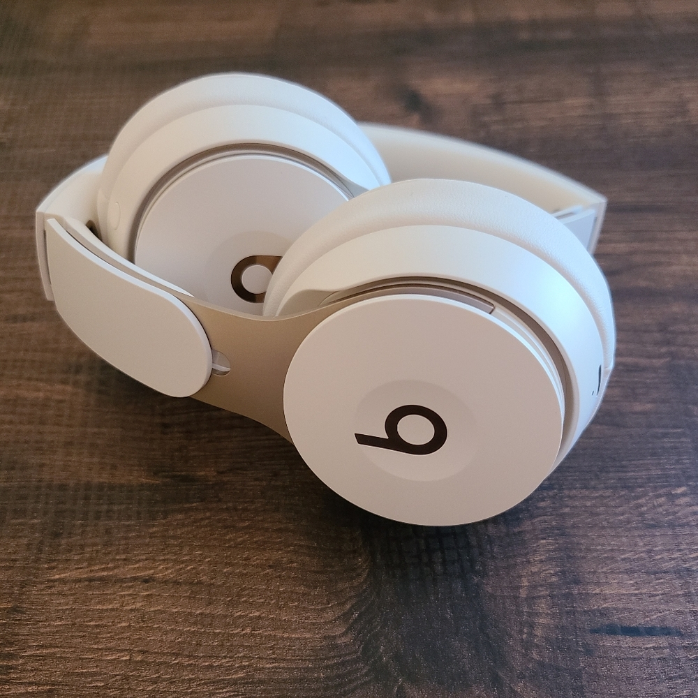 Beats Solo Pro